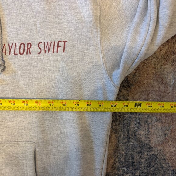 Taylor Swift Official Merch Red Taylors Version Graphic Hoodie Sweatshirt M Gray - Picture 9 of 11